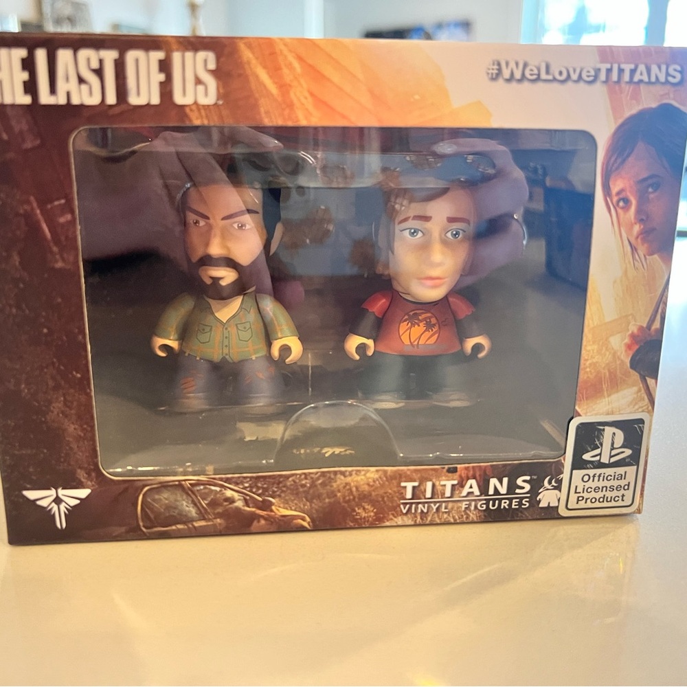 Sony The Last of Us Vinyl Figures - Joel and Ellie Figure Set